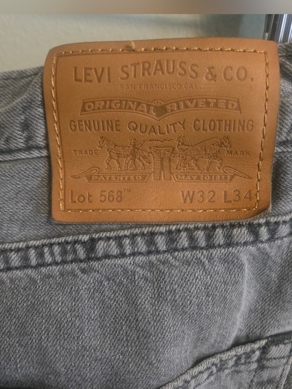 Levis 568 Jeans Mens 32x34 (29x31) Gray Loose Straight Leg Denim Pants